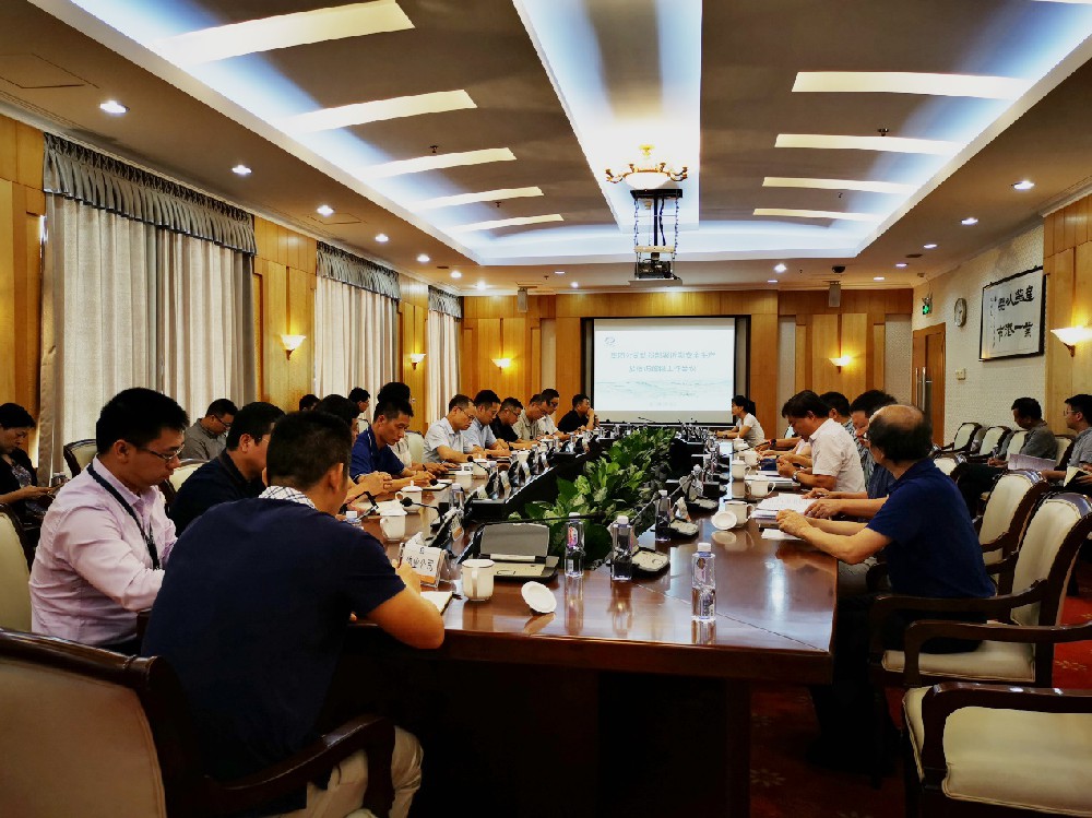 华纳集团董事长张忠诚一行到美的置业集团拜访交流